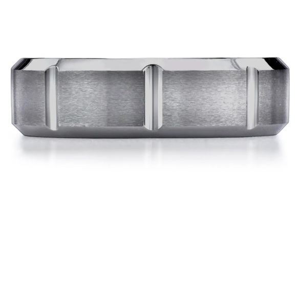 BENCHMARK Mens Size 8, 7MM Brushed Tungsten Wedding Band with Vertical Groove. - Picture 4 of 12